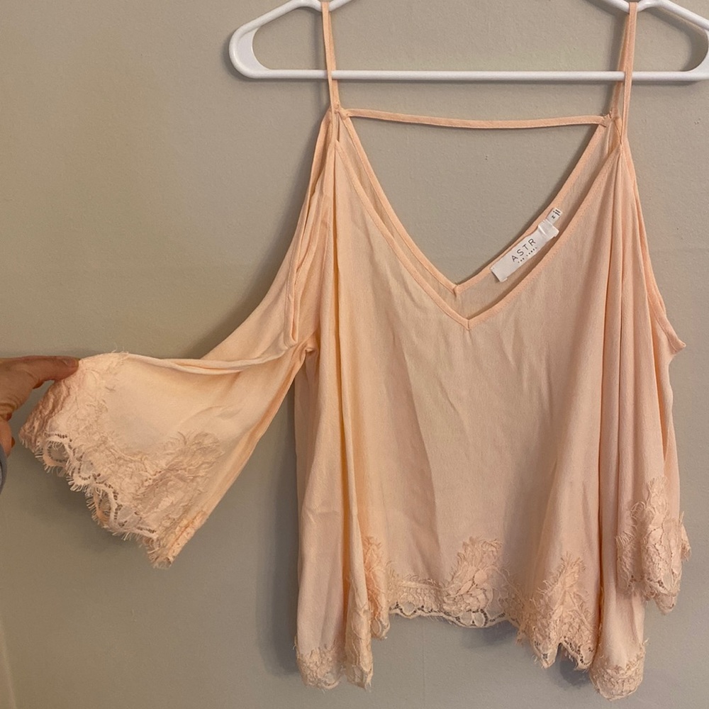 ASTR exposed shoulder top